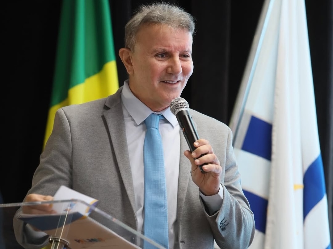 STF concede prisão domiciliar a prefeito de Palmas após complicações de saúde Prefeito afastado de Palma, Eduardo Siqueira Campos é acusado de vazamento de informações do STJ (Foto: Reprodução/Instagram)