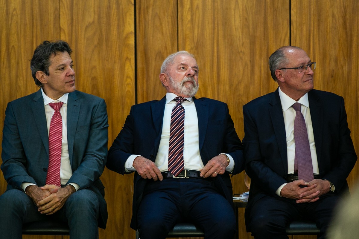 Lula se reúne no Planalto para definir resposta ao governo Trump Lula, Fernando Haddad e Geraldo Alckmin: reunião (Foto: Brenno Carvalho / Agência O Globo)