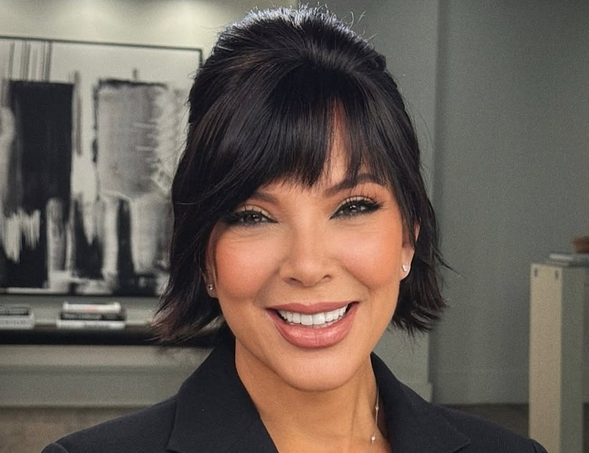 Cirurgias plásticas oferecem juventude eterna, mas apenas para os que podem pagar Resultado de cirurgias plásticas realizadas por Kriss Jenner surpreendem seus seguidores e reacende debate em torno do medo de envelhecer (Foto: Reprodução/Instagram)