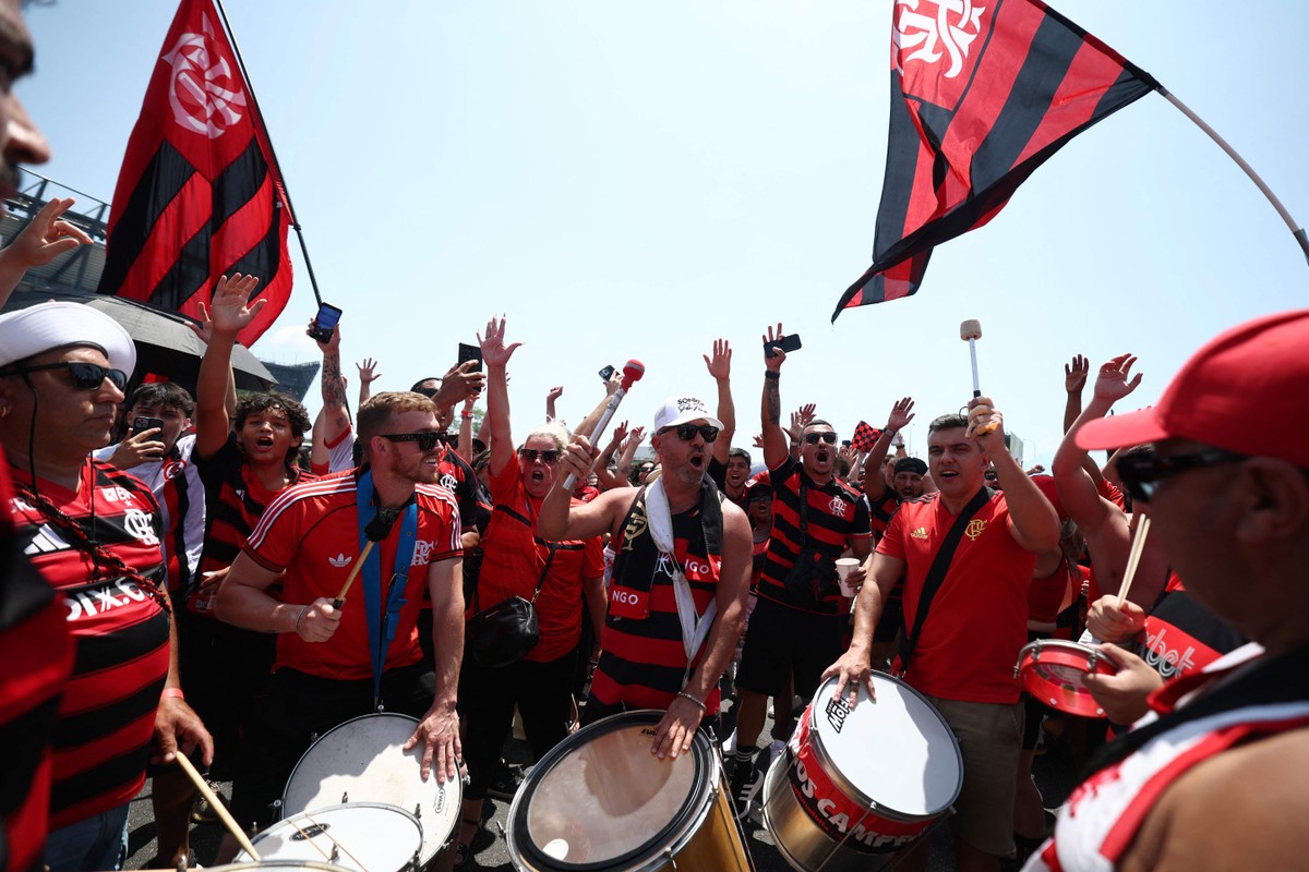 Flamengo e Bayern vendem mais de 35 mil ingressos para o Mundial de Clubes Torcida do Flamengo faz festa antes de jogo com Chelsea na Filadélfia (Foto: FRANCK FIFE / AFP)