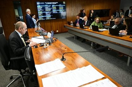 Senado aprova inclusão de devedores de pensão alimentícia no eSocial Comissão de Assuntos Sociais do Senado. (Foto: Geraldo Magela/Agência Senado)