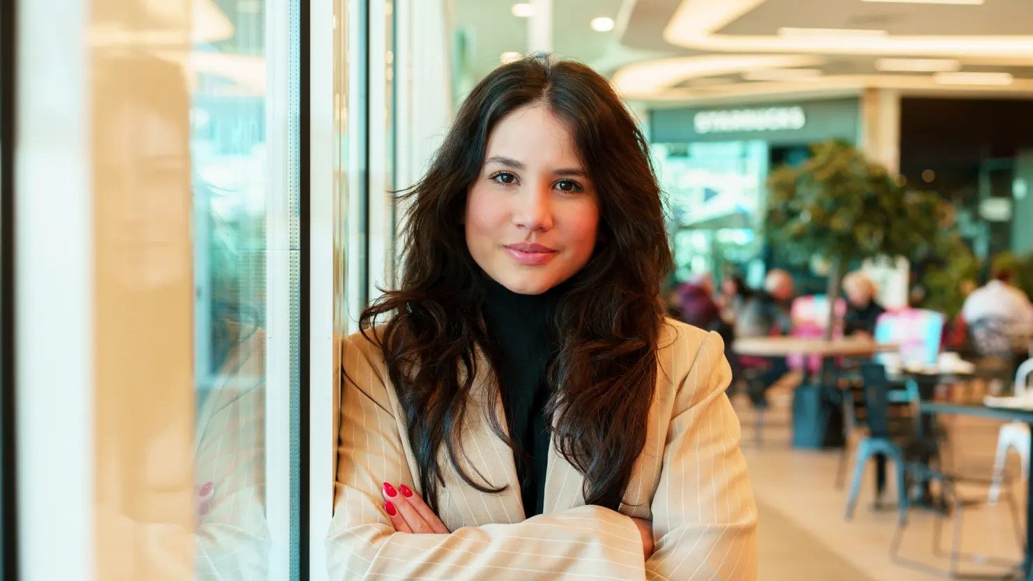 CEO destaca características essenciais que garantem sucesso em candidatos a emprego Micha Kaufman, fundadora da Fiverr (Foto: Reprodução)
