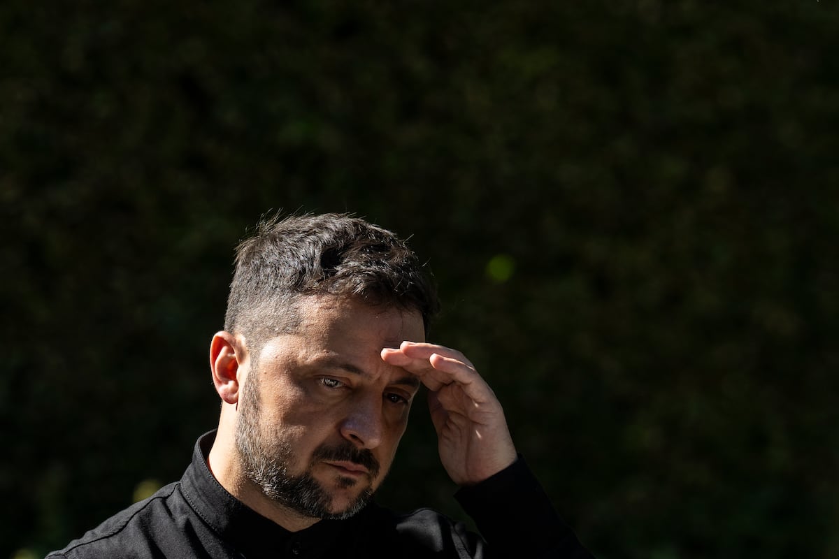 Zelenski enfrenta críticas na Ucrânia por interferir na luta anticorrupção Presidente ucraniano, Volodímir Zelenski, no dia 3 de julho de 2025, no município dinamarquês de Aarhus. (Foto: Martin Sylvest Andersen/Getty Images)