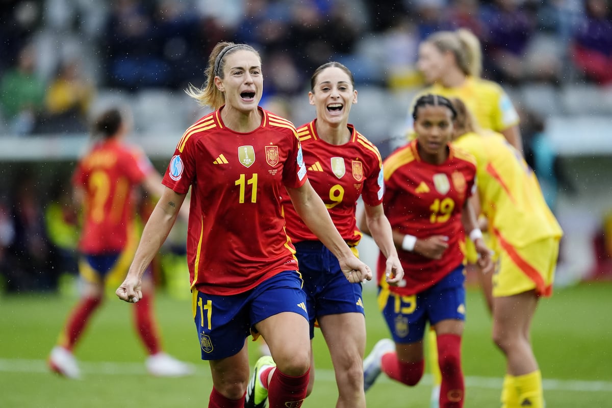 Espanha brilha e vence Bélgica em grande partida de futebol Alexia Putellas, seguida por Esther González e Vicky López, celebra seu primeiro gol este lunes contra a Bélgica em Thun. (Foto: Nick Potts - PA Images via Getty Images)