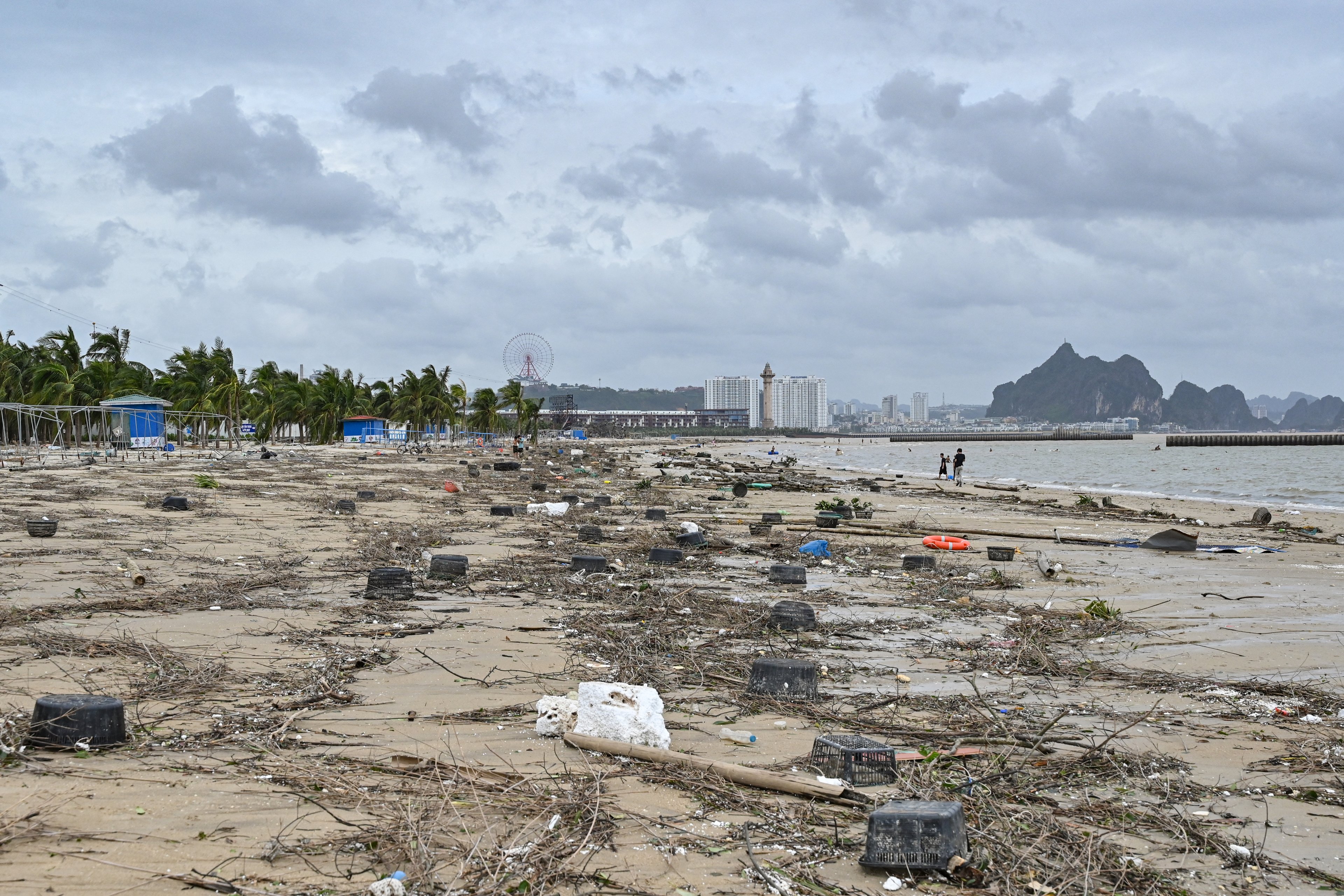 Mais de 280 mil pessoas são evacuadas em Xangai por causa do tufão Co-may Colômbia ordena evacuações no Pacífico por alerta de tsunami após terremoto na Rússia (Foto: Reprodução)
