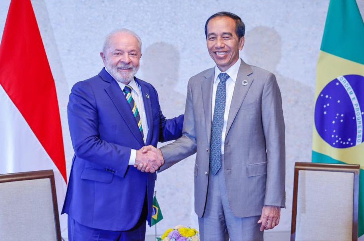 Lula discute morte de Juliana Marins em reunião com presidente da Indonésia O presidente Lula durante encontro com o presidente da Indonésia, Joko Widodo, no Japão (Foto: Reprodução / Twitter)