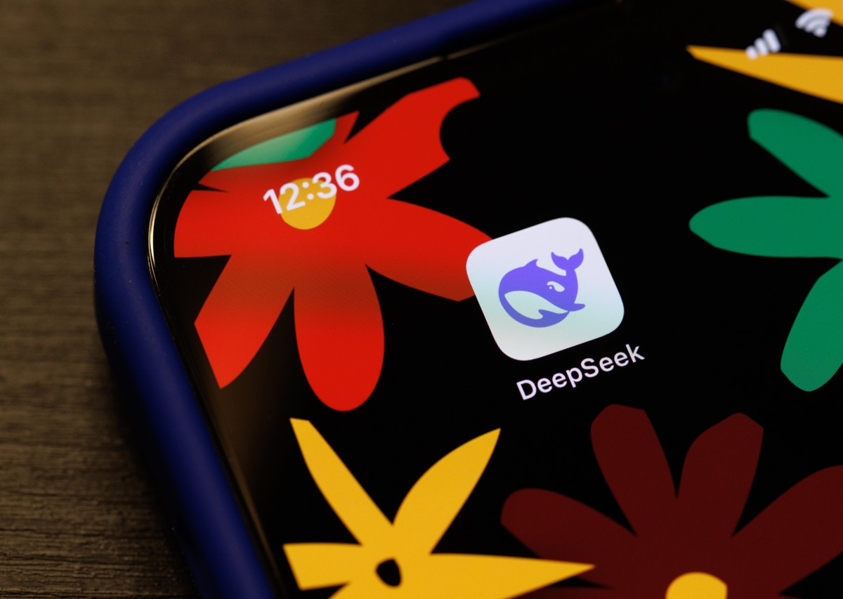 Novo modelo da startup chinesa MiniMax supera o modelo mais recente da DeepSeek (Foto: Andrey Rudakov/Bloomberg)