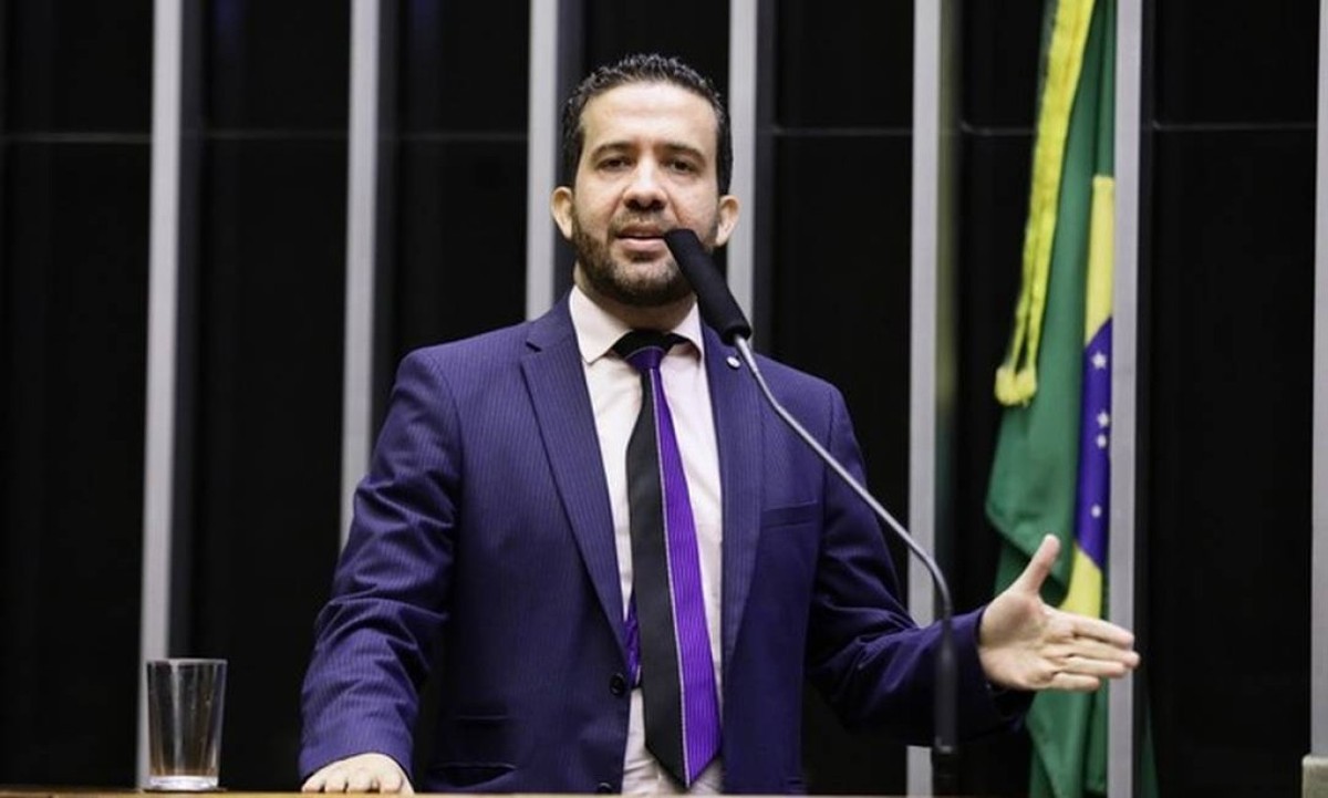 STF exige de Janones comprovantes de pagamento após acordo sobre 'rachadinha' Janones fez acordo com o STF (Foto: Luis Macedo / Câmara dos Deputados)