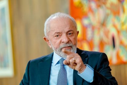 Lula afirma que Brics continuará buscando alternativas ao dólar em meio a tarifas altas O presidente Lula (PT). (Foto: Ricardo Stuckert/PR)