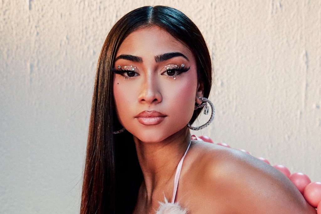 Paloma Mami lança álbum ‘Códigos de Muñeka’ e destaca-se na música latina Confira os melhores lançamentos de música latina desta semana, incluindo o novo álbum de Paloma Mami "Códigos de Muñeka." (Foto: Reprodução)