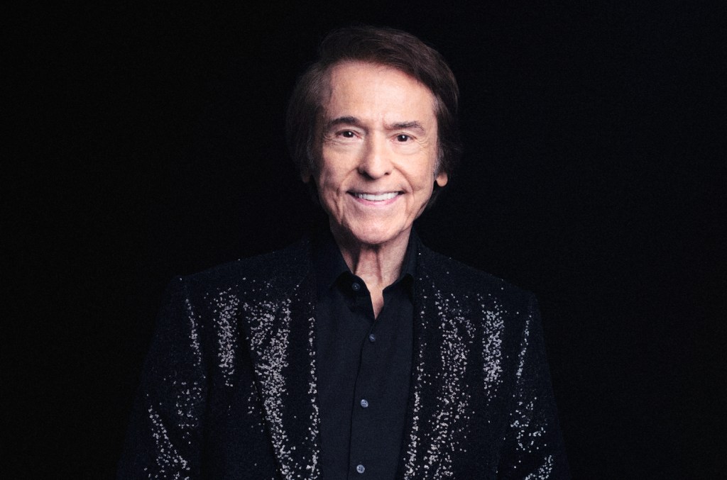 Biografia de Raphael será contada em série de streaming sobre sua vida A história de vida de Raphael será contada em uma nova série da Netflix intitulada 'Aquel.' (Foto: Reprodução)