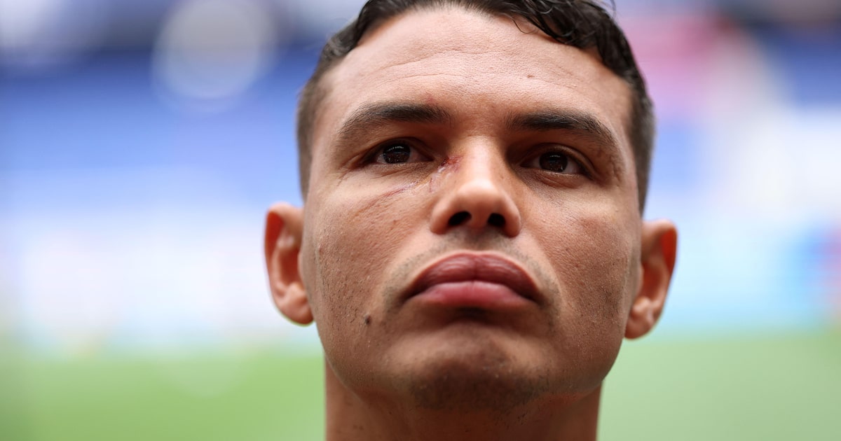 Aos 41 anos, Thiago Silva é a principal referência do Fluminense em campo. (Foto: Dan Mullan/AFP)