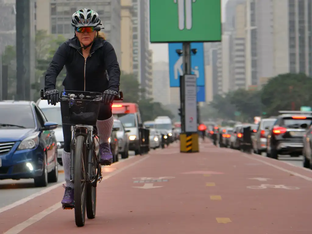 São Paulo enfrenta desafios para promover o uso de bicicletas na cidade Rovena Rosa (Foto: Reprodução)