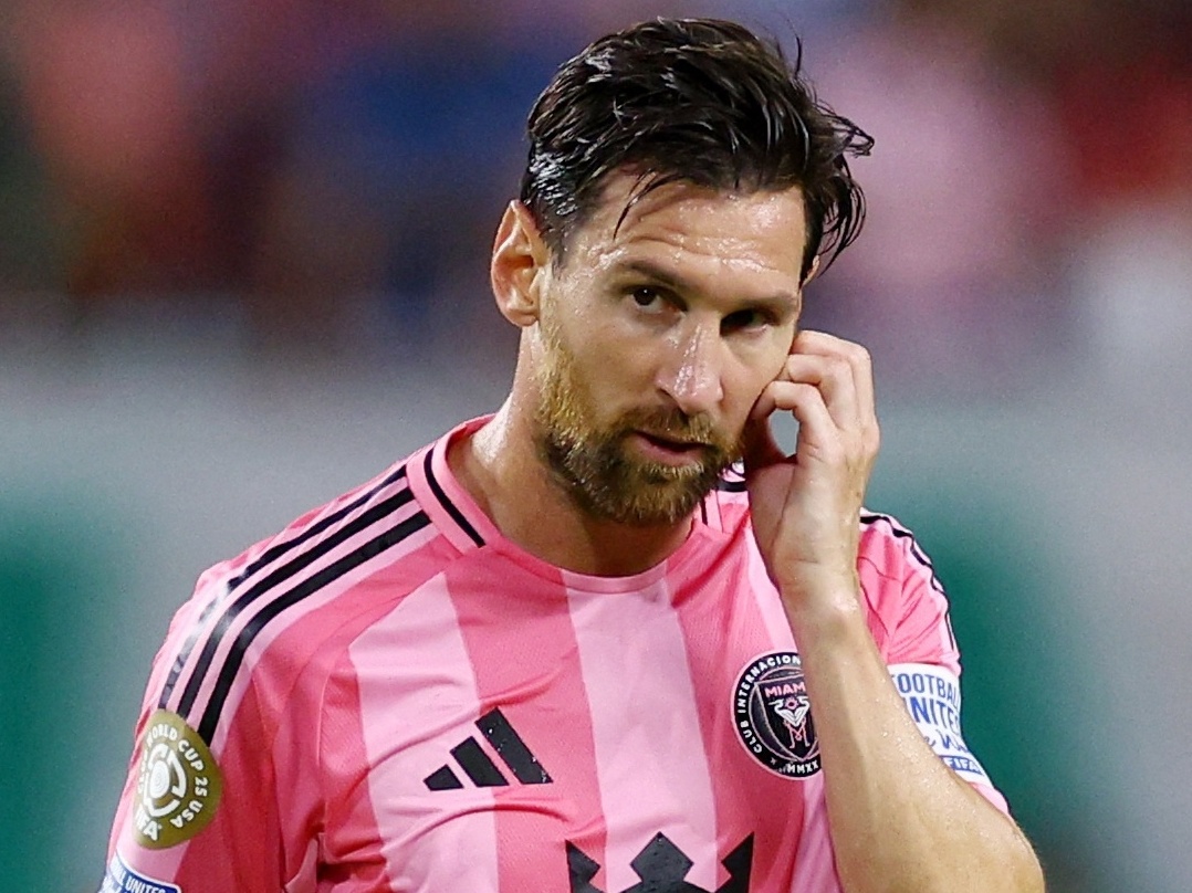 Messi retorna ao PSG após vaias e frustrações em sua passagem pelo clube Messi em ação durante Inter Miami x Palmeiras, duelo do Mundial (Foto: REUTERS/Hannah Mckay)