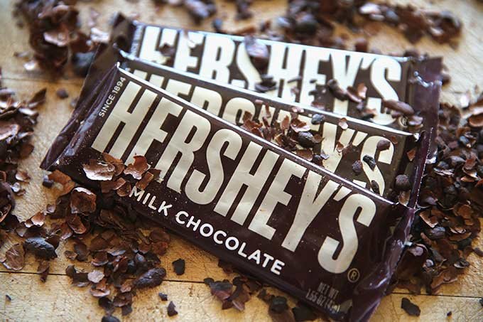 Chocolate da Hershey's ficará mais caro em até 90 dias após aumento dos preços do cacau. (Foto: Scott Olson/Getty Images)
