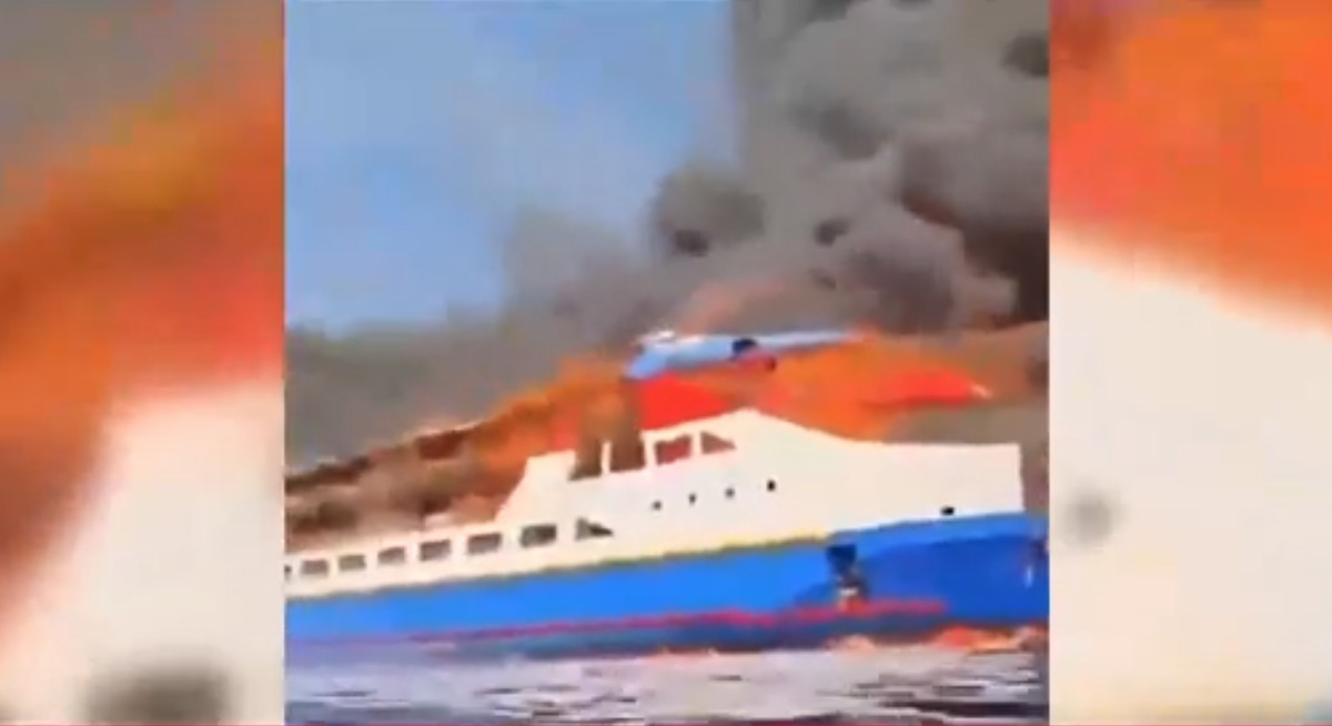 Incêndio em barco na Indonésia provoca morte de três pessoas, incluindo uma grávida Imagens chocantes do incêndio em um barco turístico na Indonésia (Foto: Reprodução vídeo)