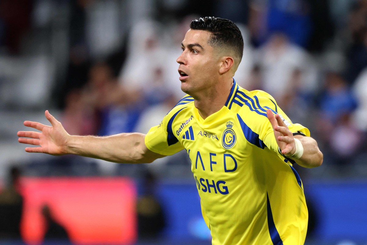 Cristiano Ronaldo assina contrato de dois anos com Al-Nassr por quase R$ 4 bilhões Cristiano Ronaldo renova com Al-Nassr (Foto: Fayez NURELDINE / AFP)