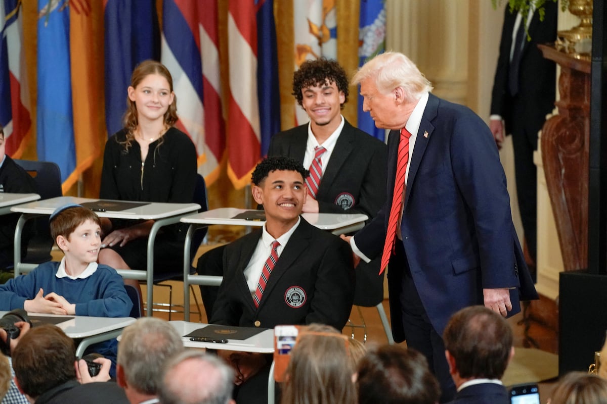 Novas regras para empréstimos estudantis começam a valer este ano O presidente dos EUA, Donald Trump, participa de um evento para assinar uma ordem executiva para fechar o Departamento de Educação em 20 de março de 2025. (Foto: Nathan Howard/REUTERS)