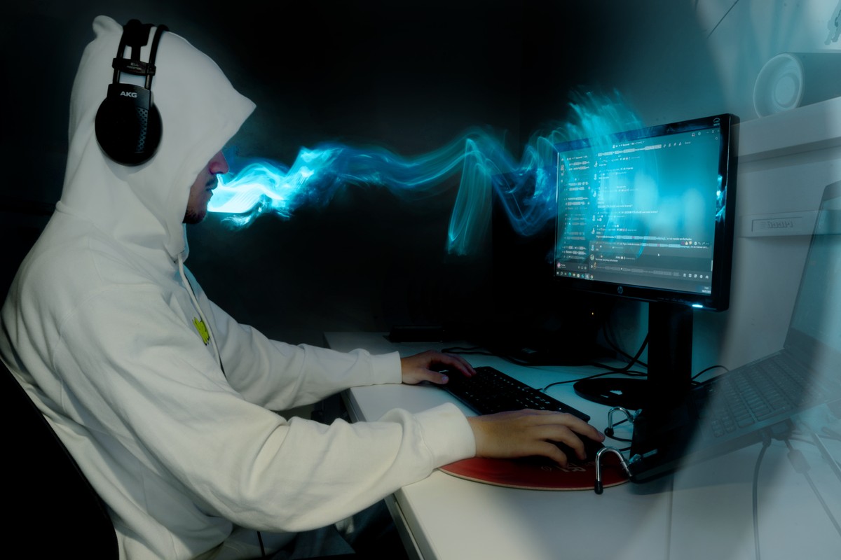 Grupos fechados nas redes sociais recrutam adolescentes para atividades criminosas Grupos fechados nas redes sociais recrutam adolescentes para atividades criminosas