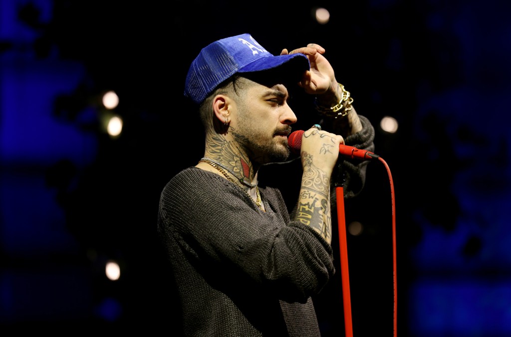 Zayn Malik aborda racismo vivido na One Direction em novo teaser de música Zayn Malik critica o racismo que enfrentou durante seus dias no One Direction em um novo teaser de música. (Foto: Reprodução)