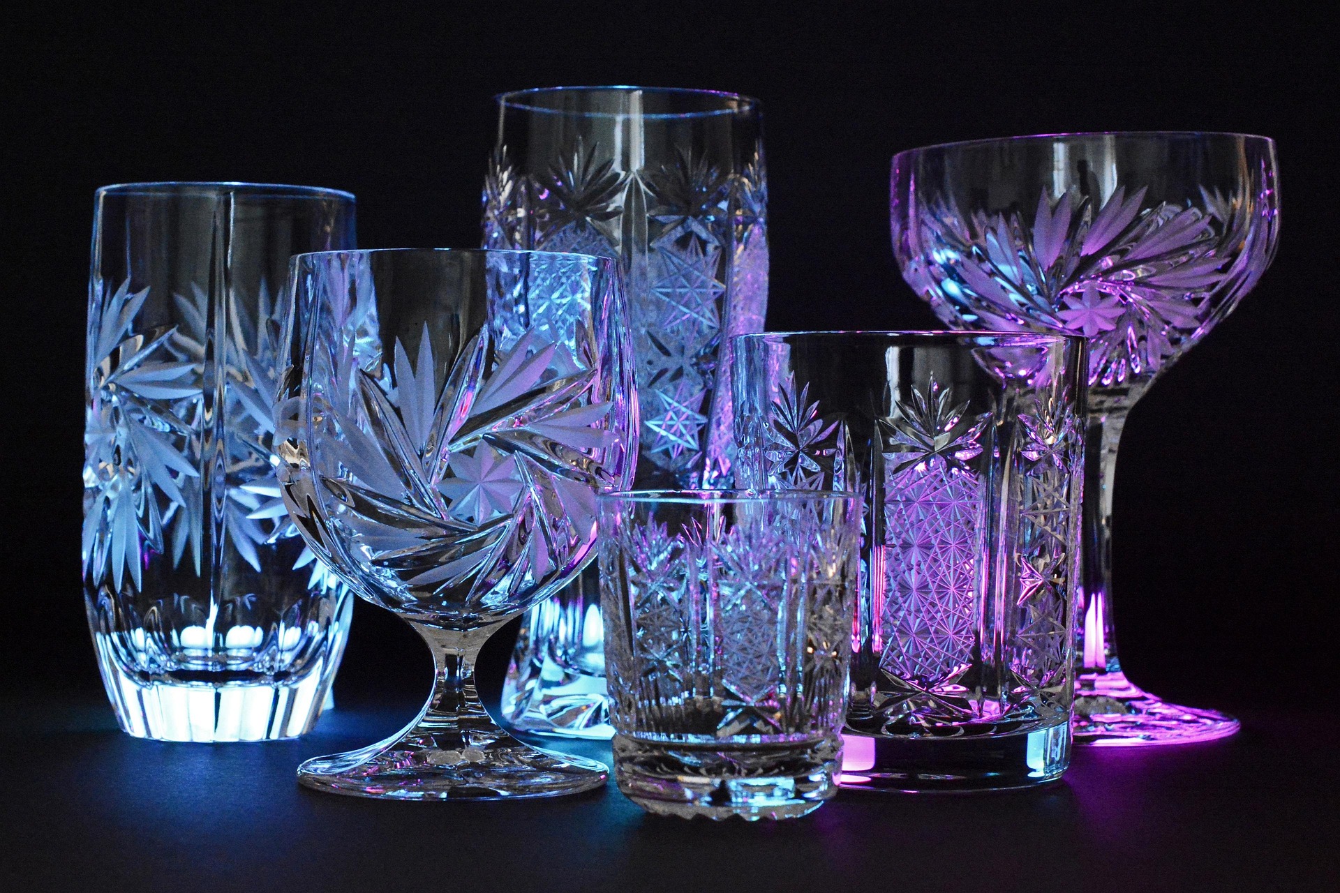 Como dividir herança de itens valiosos como prataria, cristais e joias Taças de cristal estão entre itens de herança que não vão para o inventário e podem causar disputa entre herdeiros (Foto: Annette/Pixabay)