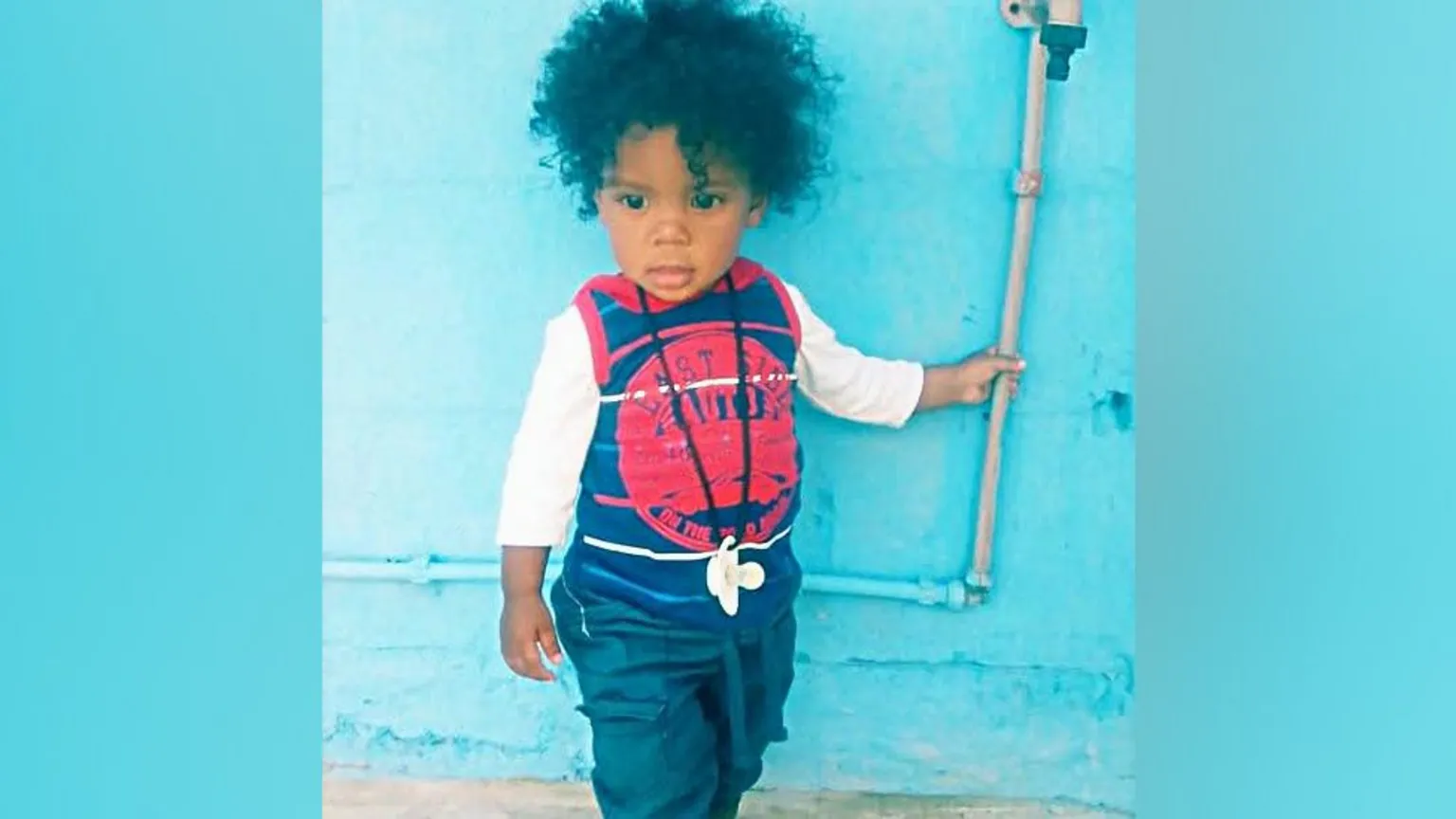 Vítimas da guerra entre gangues em Cape Town enfrentam a violência cotidiana Davin foi morto a tiros há quatro meses - uma vítima involuntária do problema das gangues em Cape Flats - (Foto: Africa family)