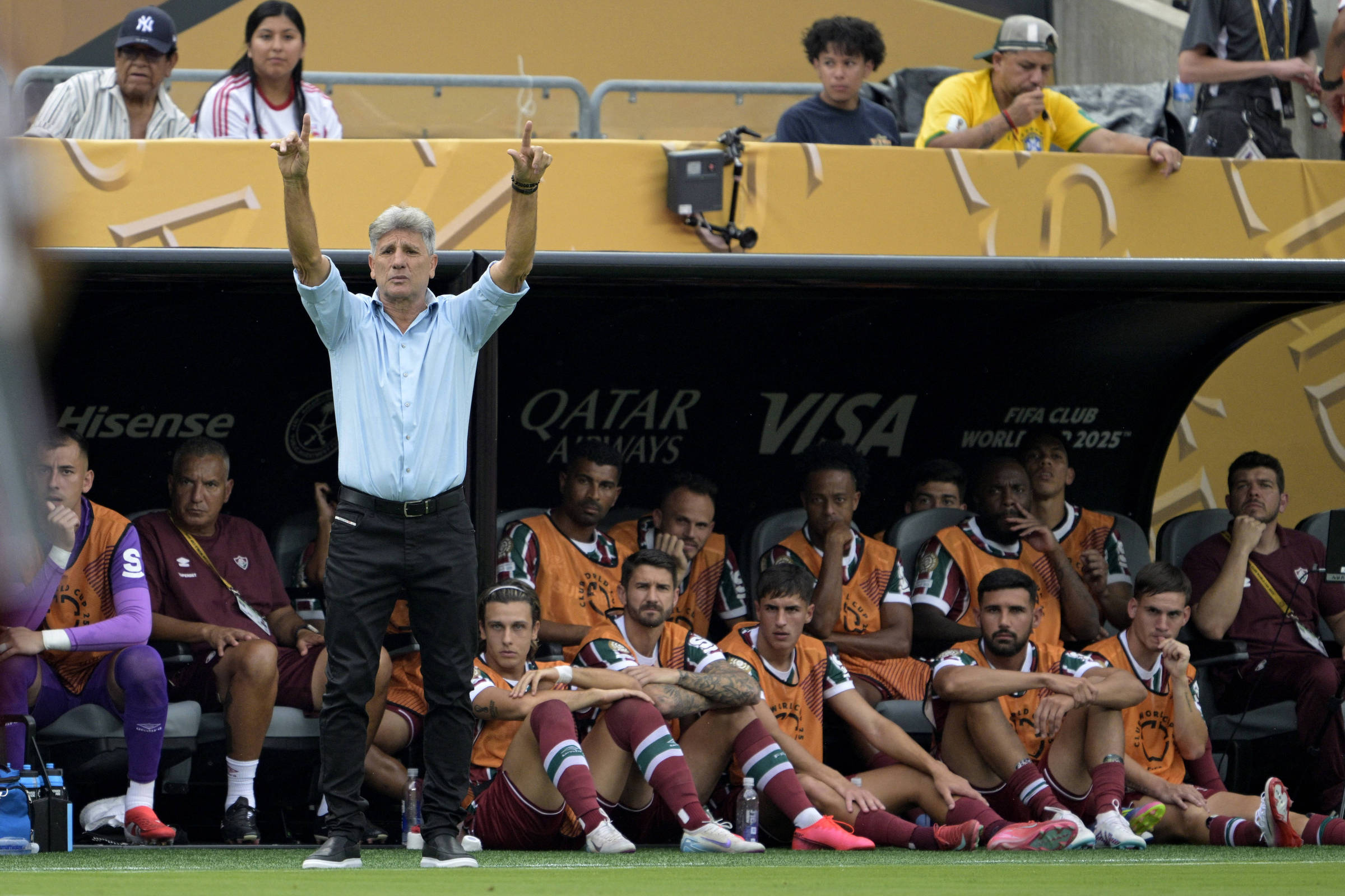 Renato Gaúcho inspira Fluminense com lembrança de gol histórico de 30 anos atrás Renato Gaúcho celebra gol do Fluminense no jogo decisivo do Campeonato Carioca de 1995 (Foto: Ormuzd Alves - 25.jun.85/Folhapress)