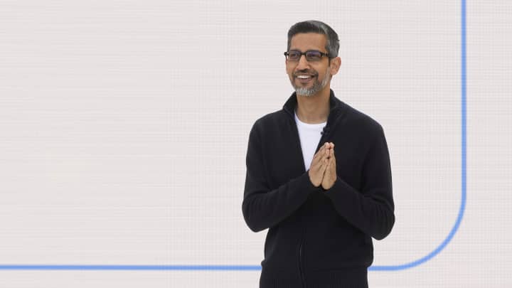 Sundar Pichai, CEO da Alphabet, fala em um evento do Google I/O em Mountain View, Califórnia, na terça-feira, 20 de maio de 2025. (Foto: Jeff Chiu | AP)