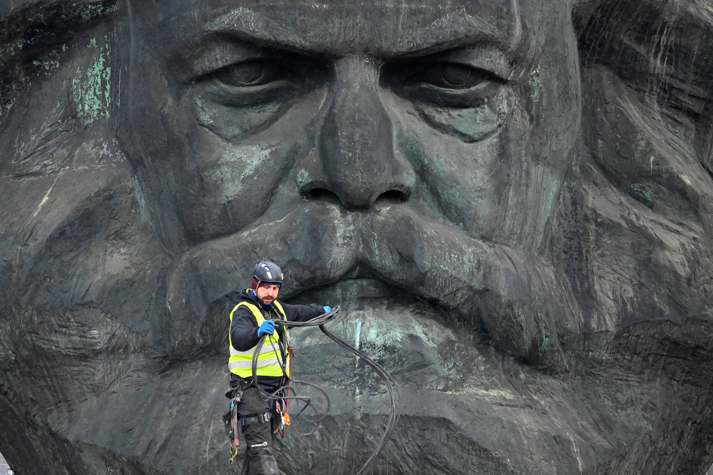 Monumento em homenagem ao intelectual Karl Marx em Chemnitz, na Alemanha (Foto: Matthias Rietschel/Reuters)