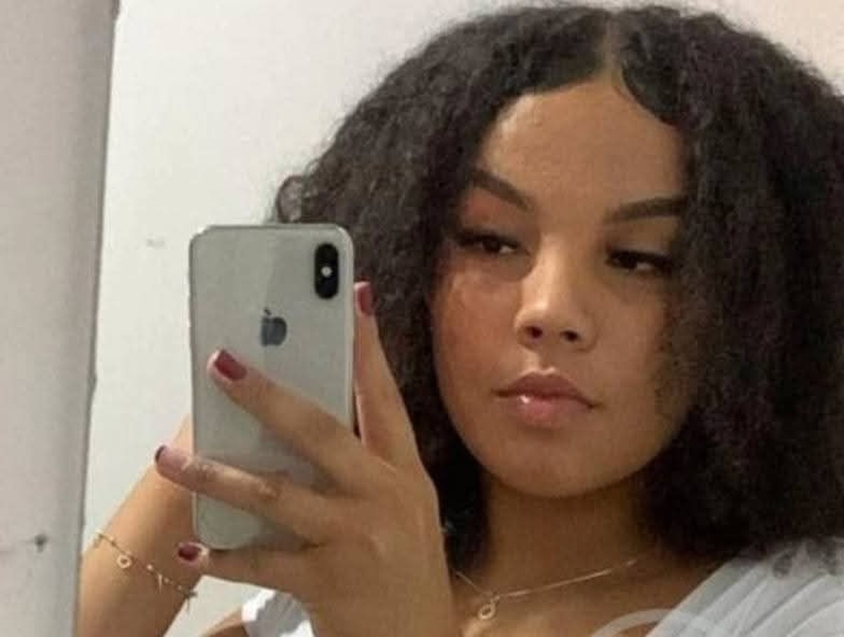 Vídeo revela desespero de amiga de jovem morta em assalto em São Paulo Jovem Gyovanna Aline Lopes Ribeiro, de 15 anos, foi baleada e morreu durante um assalto ocorrido na noite de sábado (28) (Foto: Reprodução)