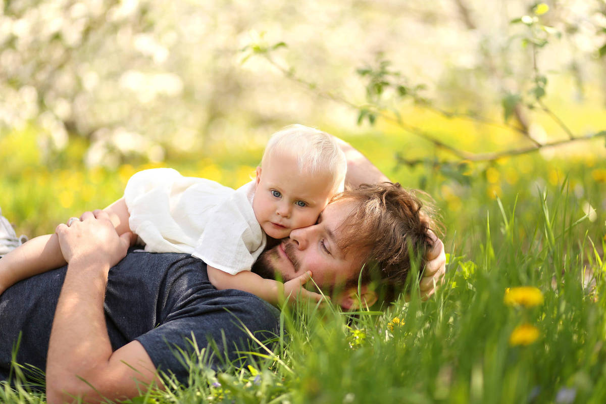 Crianças podem desenvolver alergias e puberdade precoce por cosméticos adultos A pele infantil é mais sensível e absorve substâncias com mais facilidade, dizem médicos (Foto: Fotolia)
