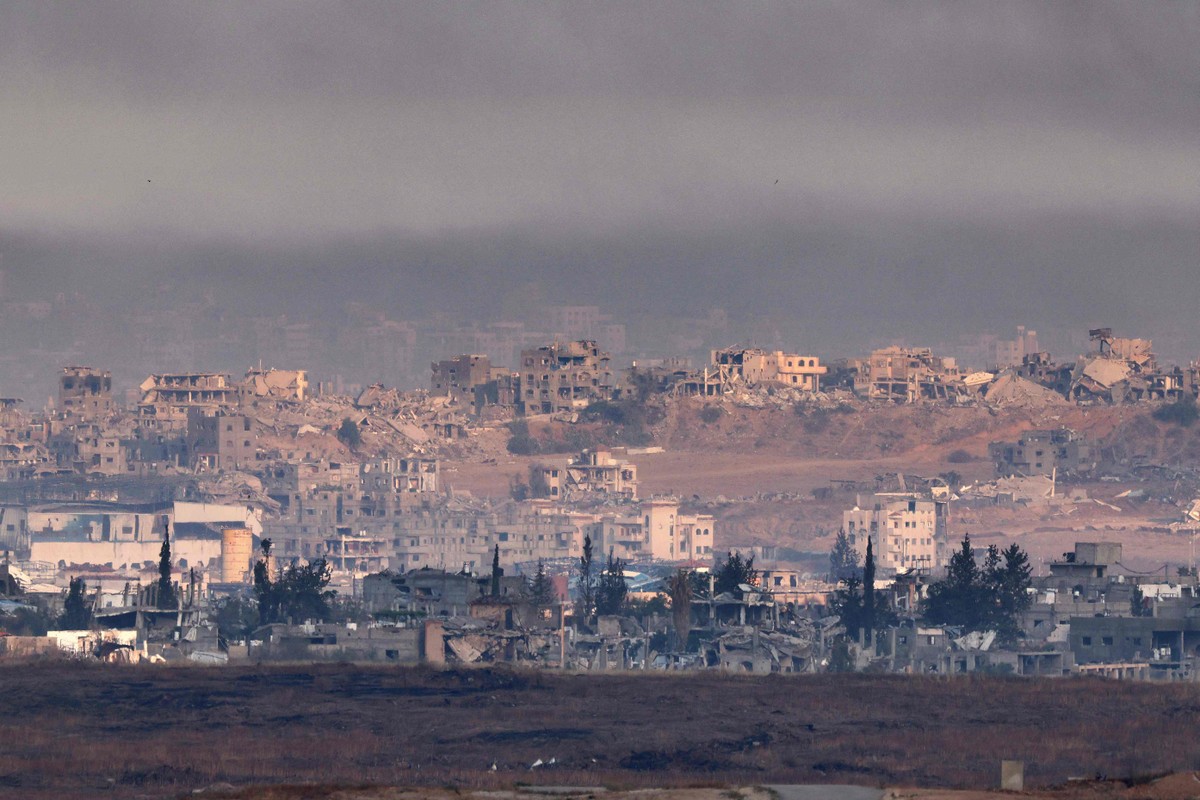 Imagem da Faixa de Gaza a partir do território israelense (Foto: Jack GUEZ / AFP)