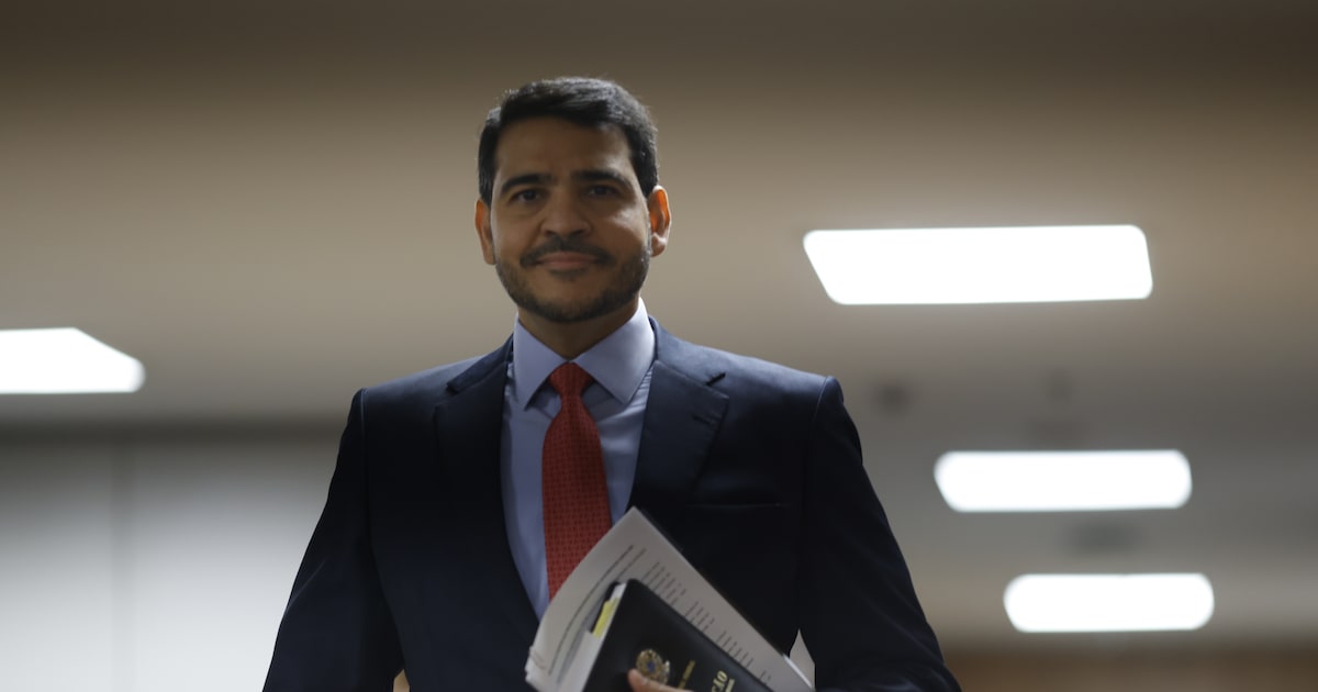 Advogado-geral da União, Jorge Messias, que publicou um artigo no site do jornal americano The New York Times sobre as tarifas de 50% de Trump contra o Brasil (Foto: Wilton Júnior/Estadão)