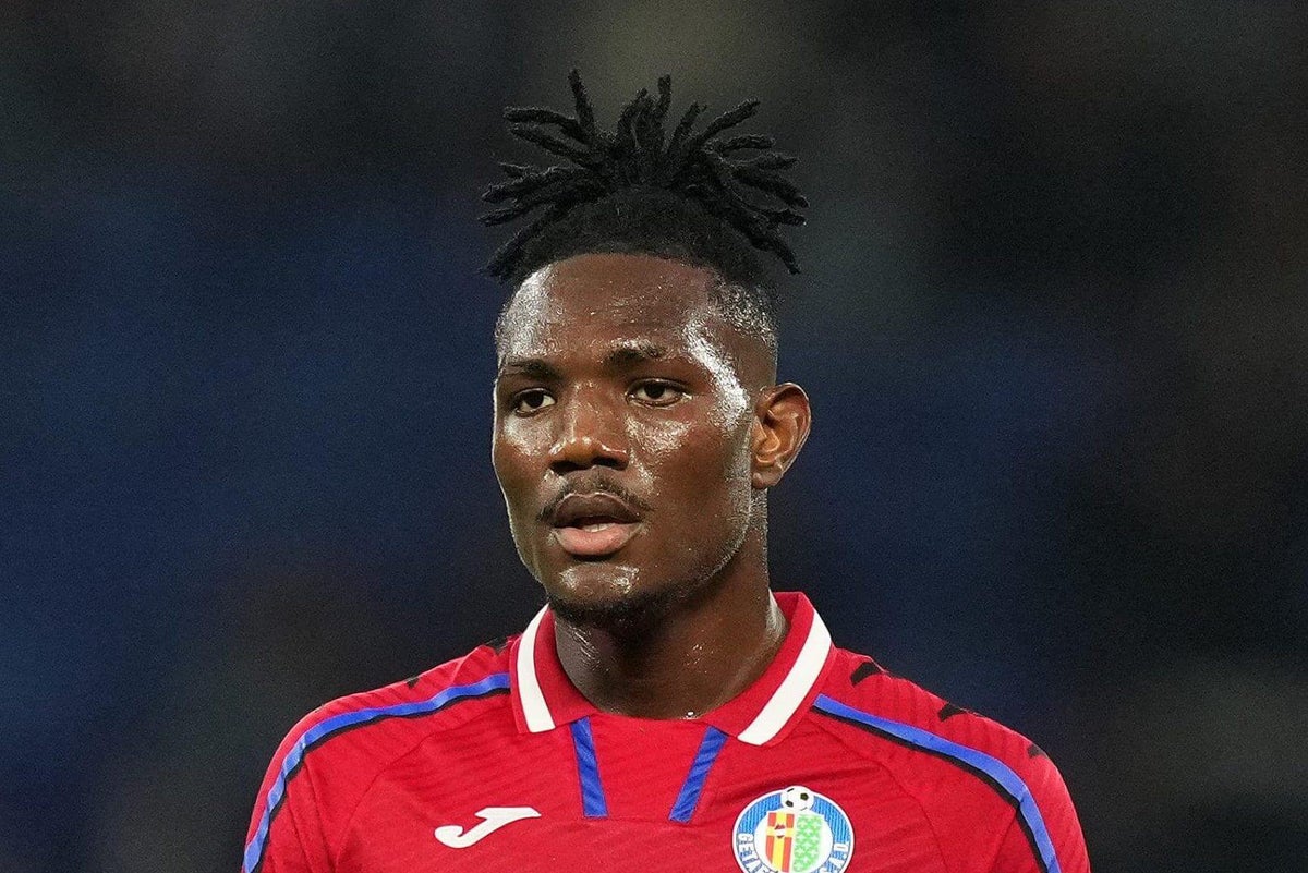 Leeds demonstra interesse em Christantus Uche e recusa proposta por Mateo Joseph