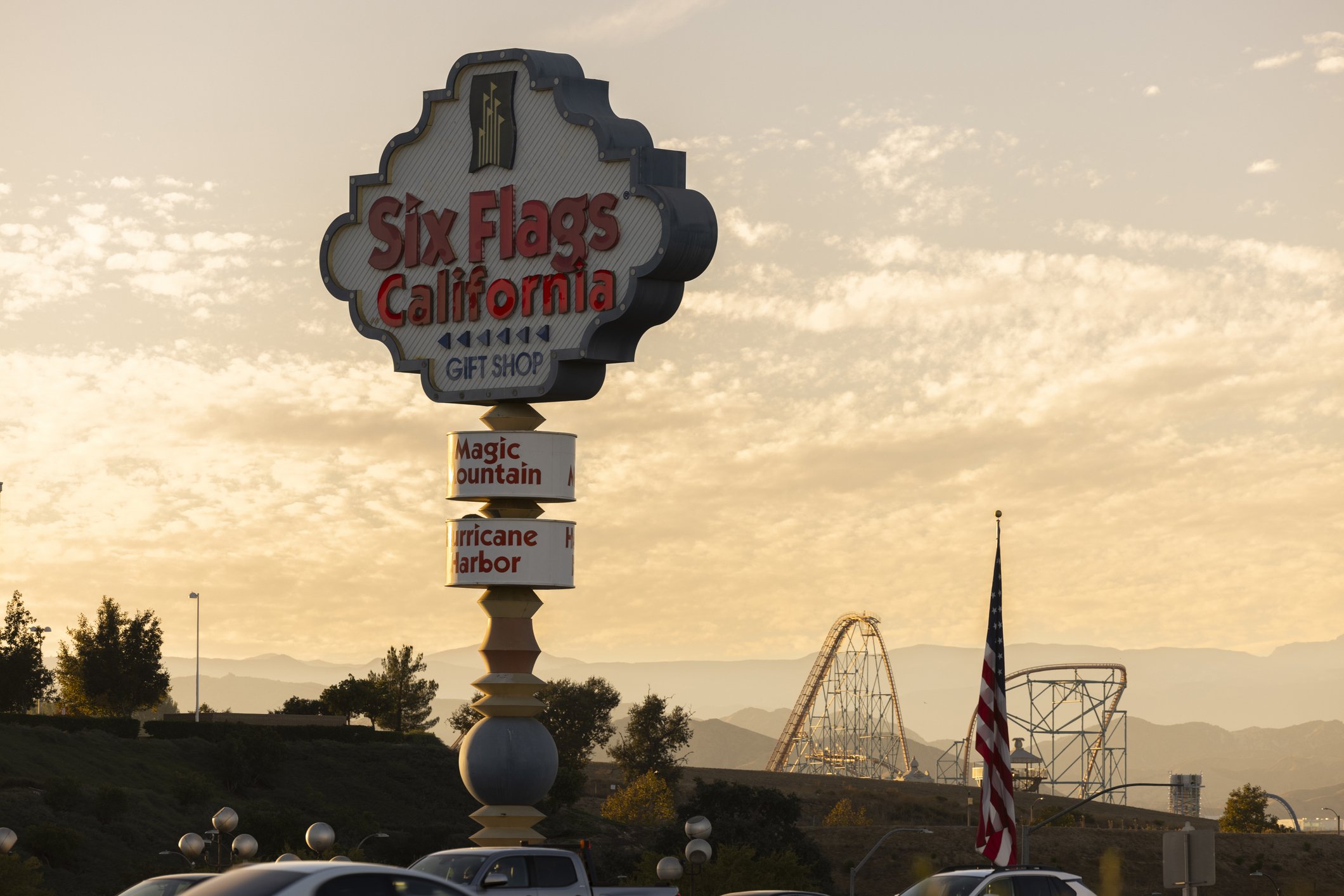 Parque de diversões rival da Disney anuncia fechamento na Califórnia Fechamento de parques da Six Flags reflete estratégia de foco em locais mais rentáveis e de maior crescimento (Foto: MattGush/Getty Images)