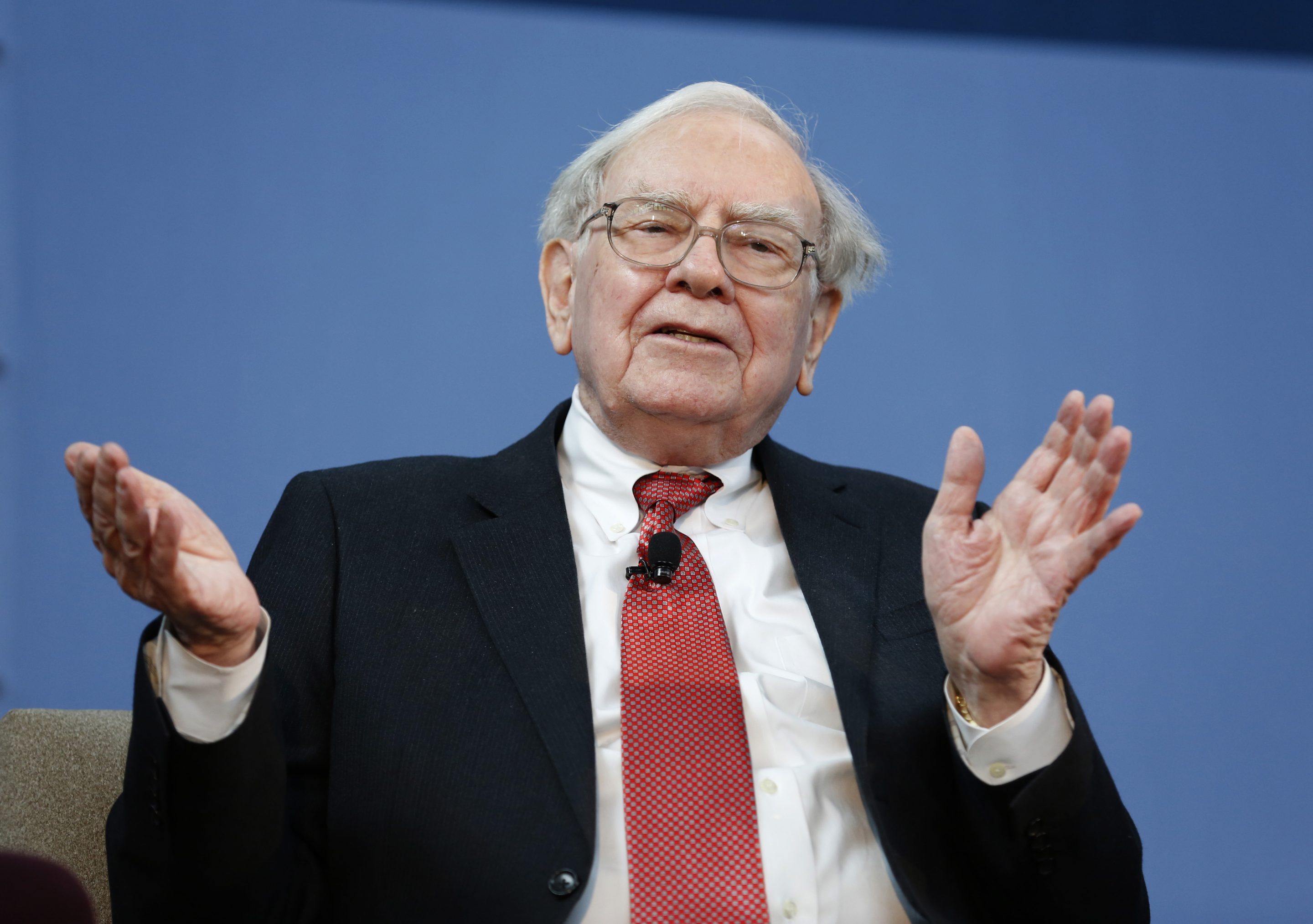 Buffett compartilha carta sobre reputação com gestores por 25 anos Warren Buffett em um evento da iniciativa 10.000 Pequenas Empresas do Goldman Sachs Group em Detroit, em 26 de novembro de 2013. (Foto: Jeff Kowalsky—Bloomberg via Getty Images)
