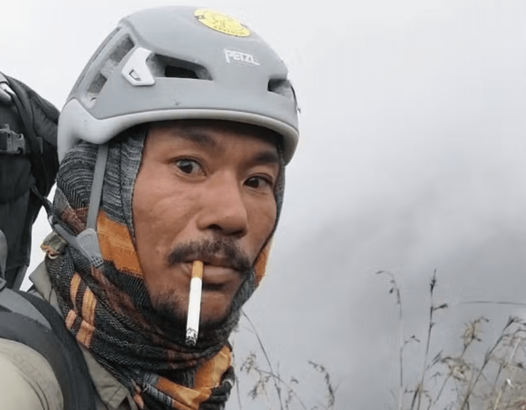 Vaquinha para 'herói' de Juliana Marins é cancelada após polêmica sobre taxas Alpinista Agam Rinjani, voluntário que ajudou a resgatar o corpo da brasileira Juliana Marins na Indonésia (Foto: Arquivo pessoal)