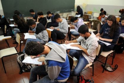 Câmara avança com projeto que proíbe aprovação automática de estudantes Estudantes em Brasília. (Foto: Gabriel Jabur/Agência Brasília)