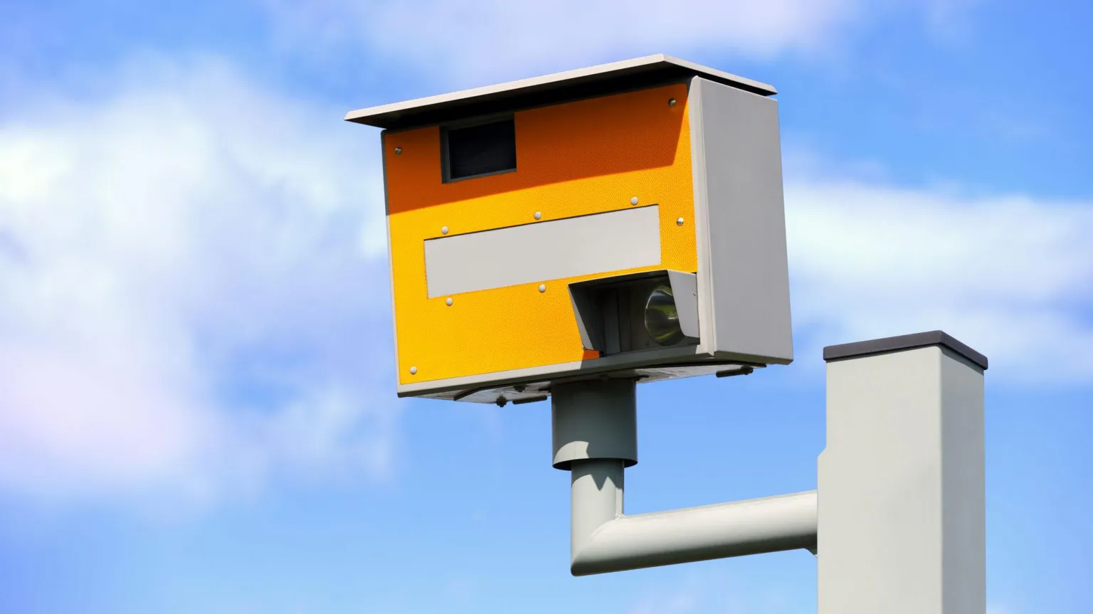 Multas por excesso de velocidade anuladas devido a erro na localização de câmeras Multas por excesso de velocidade anuladas devido a erro na localização de câmeras