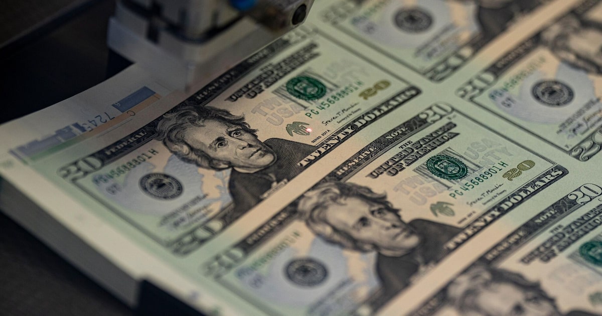 Dólar em baixa impulsiona valorização do real, aponta análise do BBVA Divisa americana perde força como porto seguro, mas mudança no status pode levar anos para se consolidar, diz Juan Ruiz, economista-chefe do BBVA Research na região (Foto: Al Drago)