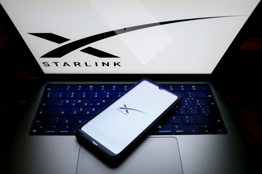 Starlink oferece internet gratuita para celulares em áreas remotas Starlink começou a disponibilizar internet gratuita (Foto: Nikolas Kokovlis/NurPhoto/Getty Images)