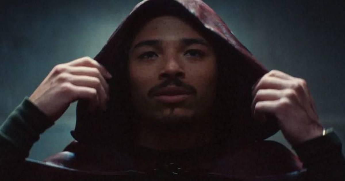 Capuz revela sua origem e poderes nas histórias em quadrinhos de Coração de Ferro Anthony Ramos em Coração de Ferro (Foto: Reprodução)