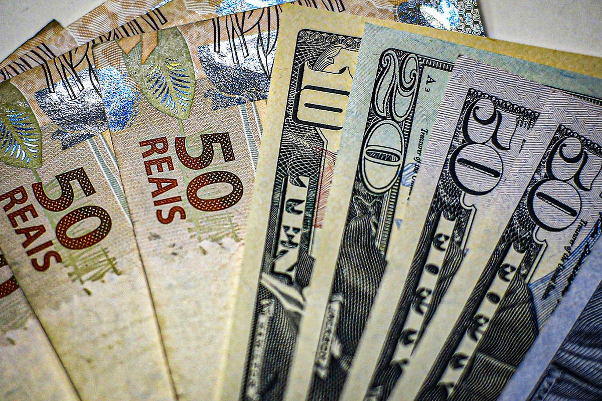 Julho registra menor desempenho do Ibovespa e dólar cai no menor nível desde 2016 (Foto: Ricardo Moraes/Reuters)