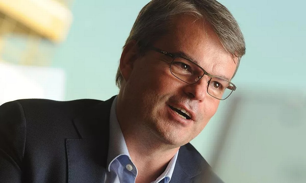Ciclo de queda nas taxas de juros pode ser mais lento, afirma ex-diretor do BC Alta no preço do petróleo após bombardeio do Irã pelos EUA vai frear redução de taxa de juros por bancos centrais globalmente (Foto: Agência O Globo)