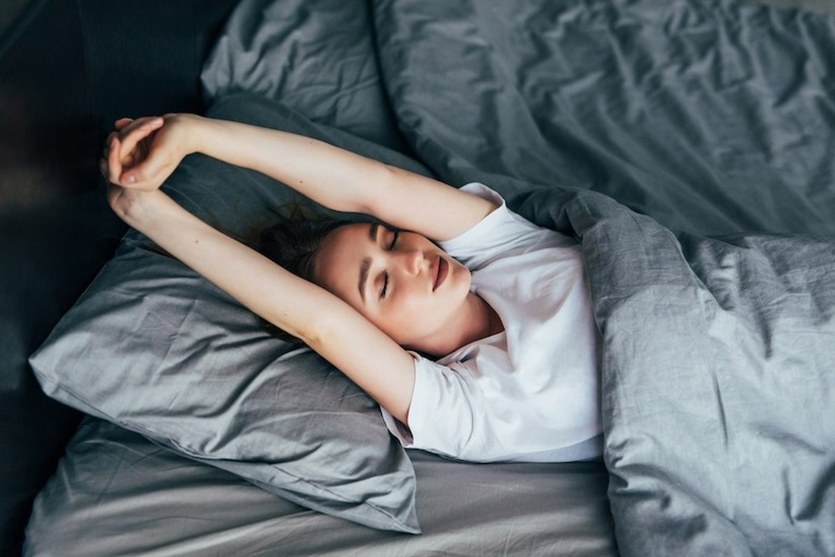 Descubra 10 estratégias para reduzir o cansaço e aumentar sua energia diária Conheça 10 dicas de especialistas para viver menos cansado (Foto: Freepik)