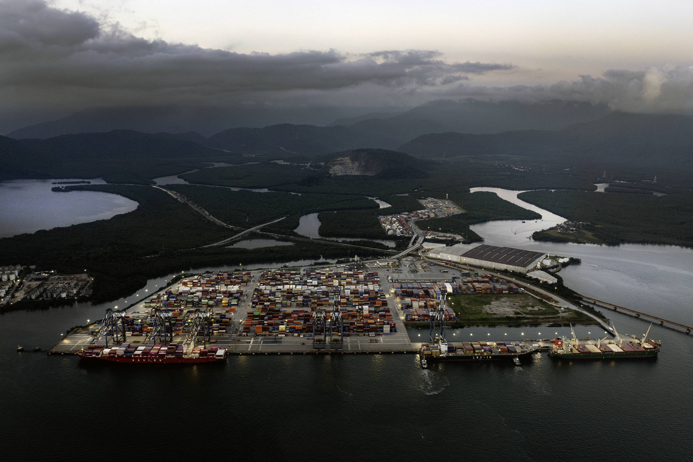 Porto de Santos; novo terminal deve ser o maior leilão do setor na história do país (Foto: Eduardo Knapp - 20.nov.2024/Folhapress)