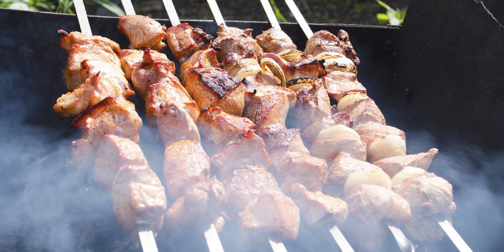 Harmonize vinhos perfeitos com brochettes de veau grelhadas no barbecue Foto: Reprodução