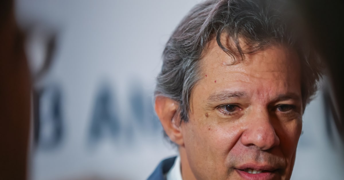 Haddad critica elite por criar 'inferno na internet' e divide opiniões públicas Segundo Haddad, mudanças no IOF decretadas pelo governo visam corrigir distorções e evitar evasão fiscal (Foto: Diogo Zacarias/MF)