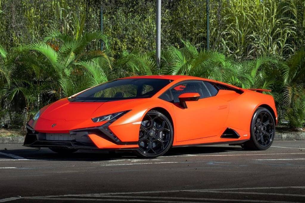 Ministério da Justiça leiloa avião, Lamborghini e diamantes em evento exclusivo A Lamborghini laranja foi apreendida na Operação Falsas Promessas, da Polícia Civil da Bahia (Foto: Divulgação)