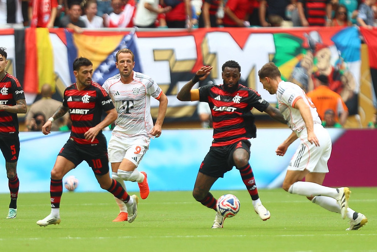 Disparidade física entre clubes europeus e brasileiros se reduz na Copa do Mundo O Flamengo teve mais posse de bola e ações de pressão do que o Bayern no jogo das oitavas do Mundial (Foto: Gilvan de Souza/Flamengo)